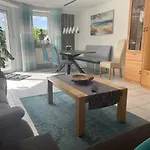 Sonnige Suedwohnung Mit Terrasse, Badesee