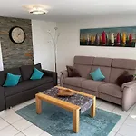 Sonnige Suedwohnung Mit Terrasse, Badesee アパート フォルヒテンベルク
