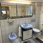 Sonnige Suedwohnung Mit Terrasse, Badesee アパート フォルヒテンベルク