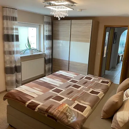 아파트 Sonnige Suedwohnung Mit Terrasse, Badesee Forchtenberg
