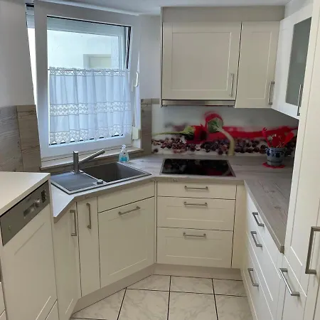 Sonnige Suedwohnung Mit Terrasse, Badesee Apartman