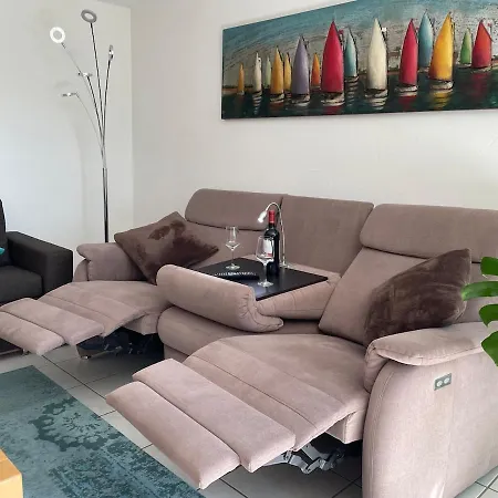 Sonnige Suedwohnung Mit Terrasse, Badesee 아파트 Forchtenberg