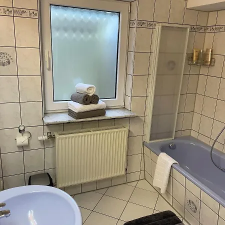 Sonnige Suedwohnung Mit Terrasse, Badesee Apartman Forchtenberg