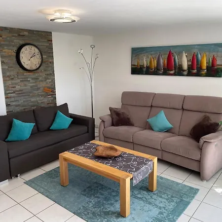 Sonnige Suedwohnung Mit Terrasse, Badesee Apartman Forchtenberg