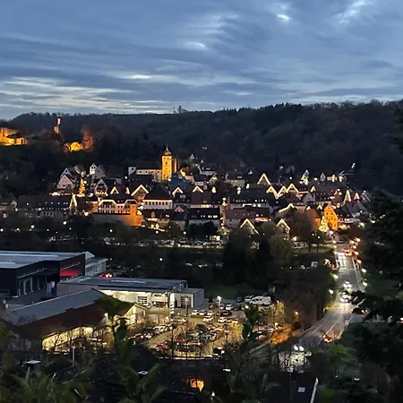 Sonnige Suedwohnung Mit Terrasse, Badesee