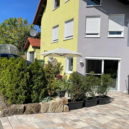 Sonnige Suedwohnung Mit Terrasse, Badesee Apartman Forchtenberg