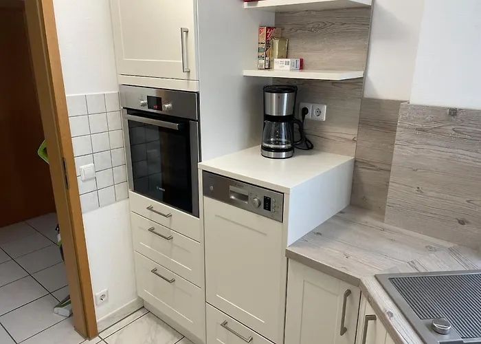 Sonnige Suedwohnung Mit Terrasse, Badesee Lejlighed *