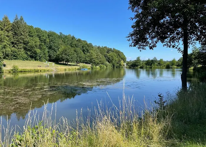 Sonnige Suedwohnung Mit Terrasse, Badesee