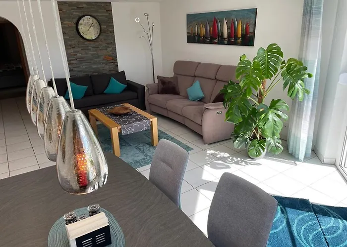 Sonnige Suedwohnung Mit Terrasse, Badesee Lejlighed