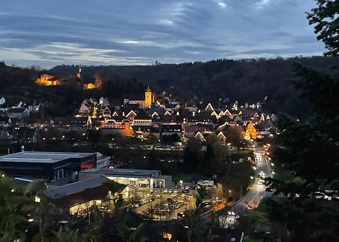 Sonnige Suedwohnung Mit Terrasse, Badesee