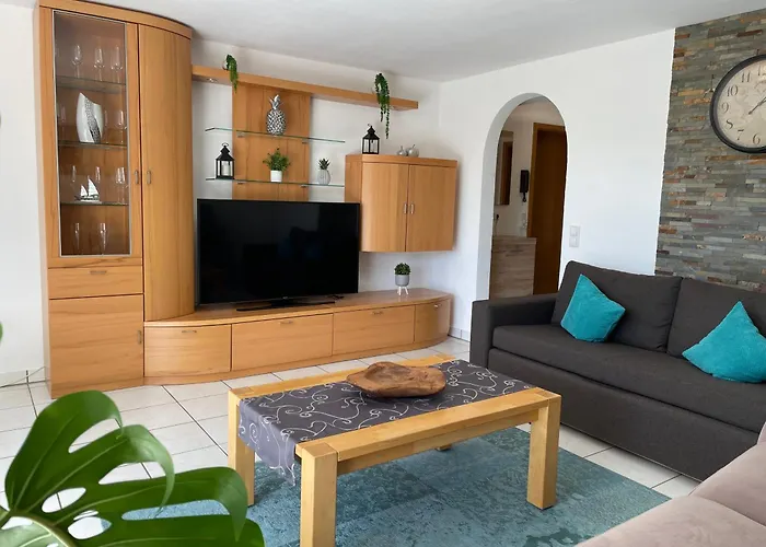 Sonnige Suedwohnung Mit Terrasse, Badesee Lejlighed