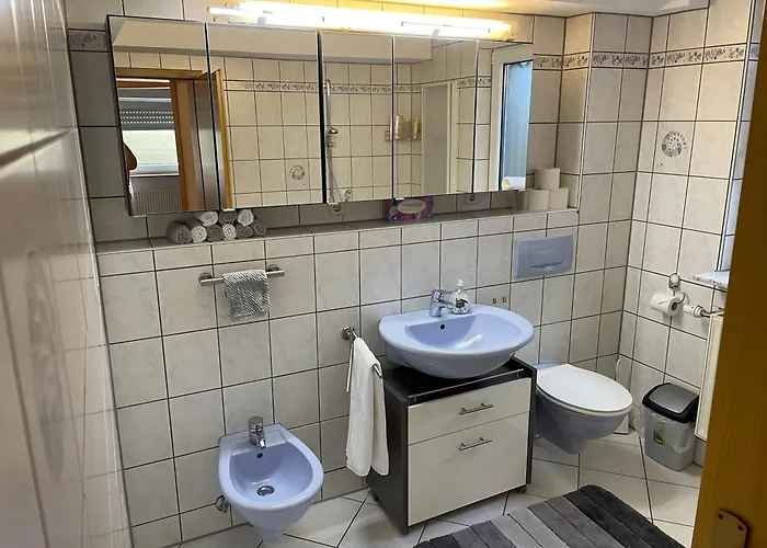 Sonnige Suedwohnung Mit Terrasse, Badesee Lejlighed Forchtenberg